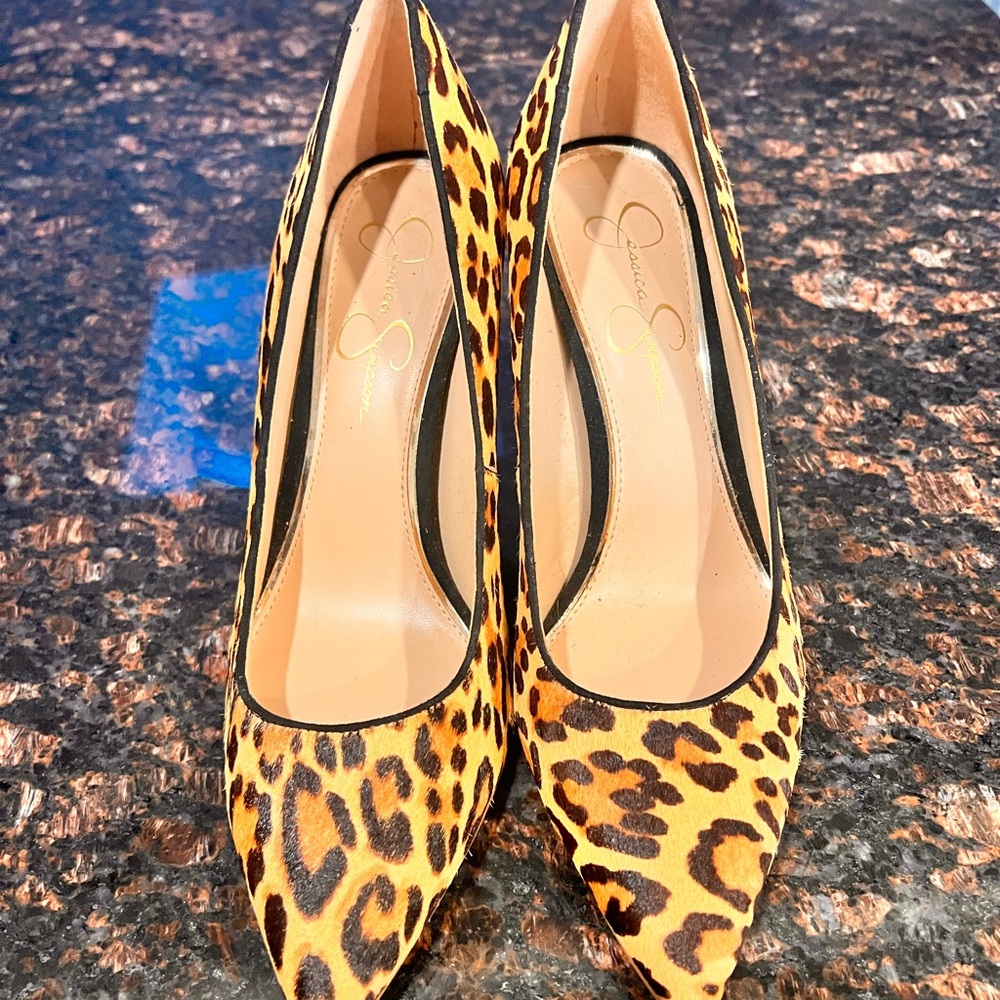 NWT Jessica Simpson leopard pump size 9.5